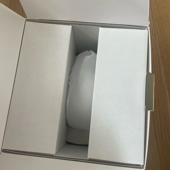 Young Living White Aria Diffuser New In Box - Picture 5 of 8